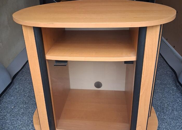 Grajewo ogłoszenia: Praktyczny i funkcjonalny stolik/szafka RTV w kolorze jasnego...